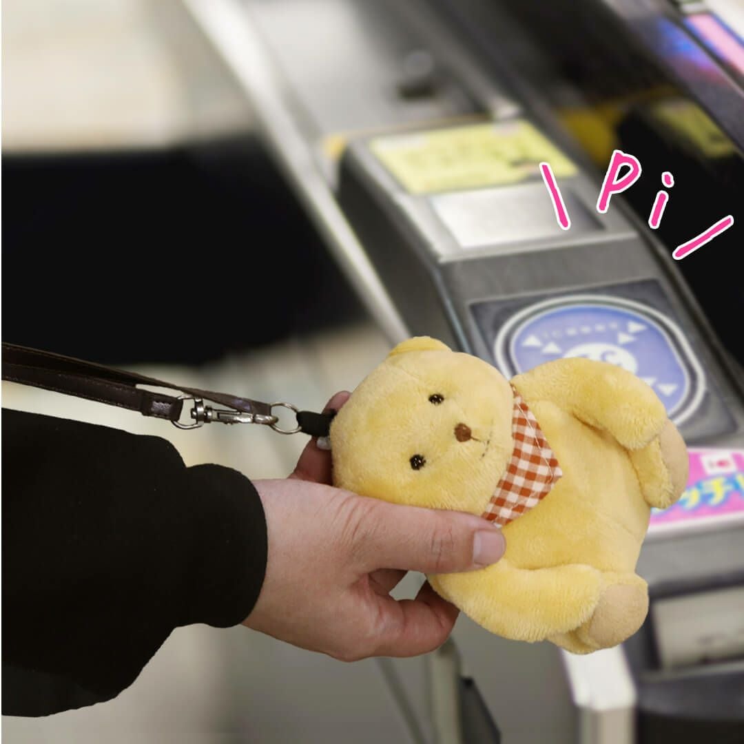 ふわふわ可愛いくまのパスケース！通学・通勤に便利